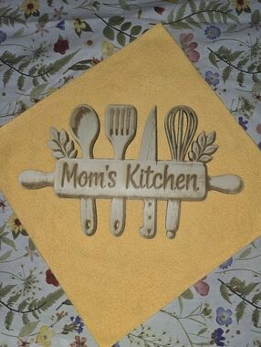 Mom's Kitchen Yellow Decorative Kitchen Sign, 11x7